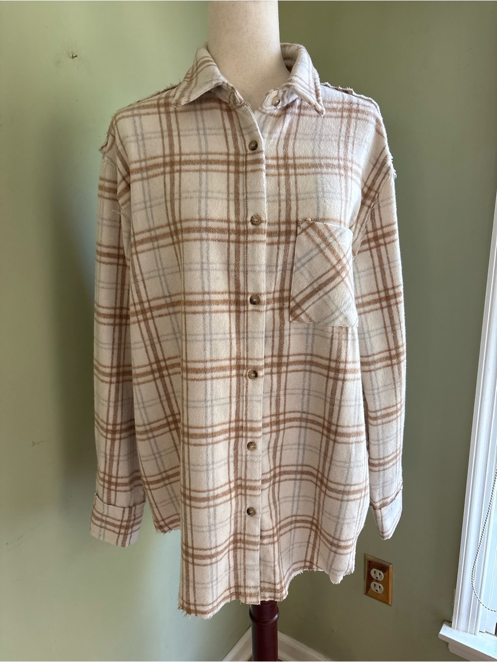 NWT La Miel Pamela Flannel Plaid Button-Up Shacket in Bone. Distressed. Size M.